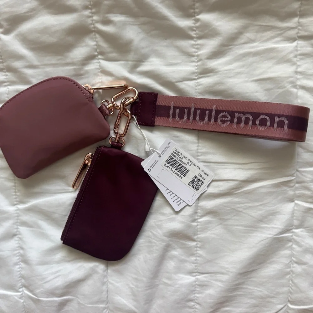 31 🆕✨ Lululemon Dual Pouch Wristlet Wordmark - Garnet Spiced Chai